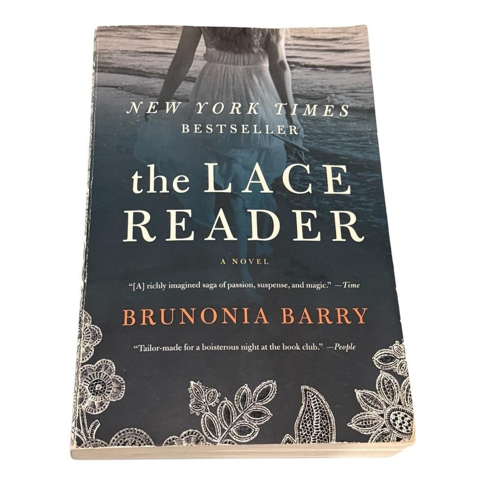 The Lace Reader Brunonia Barry Mystery Novel Softcover Salem Massachusetts Ficti